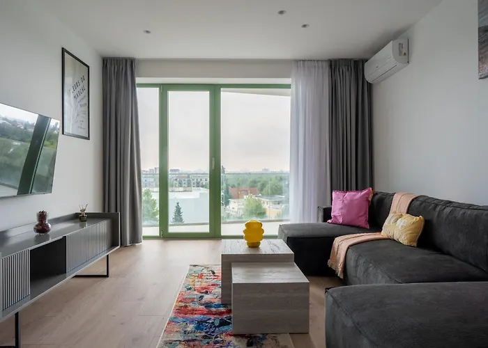 Roots Two - Tranquil Lakeview Escape With Balcony