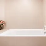 Roots Two - Tranquil Lakeview Escape With Balcony * Bükreş