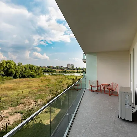Roots Two - Tranquil Lakeview Escape With Balcony * Bucharest