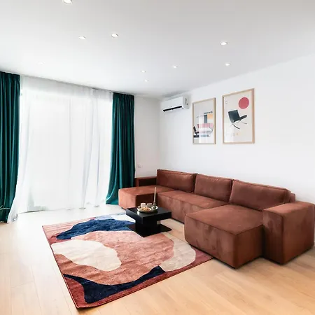 Roots Two - Tranquil Lakeview Escape With Balcony Bucharest