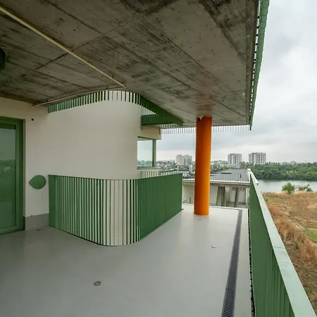 Apartment Roots Two - Tranquil Lakeview Escape With Balcony