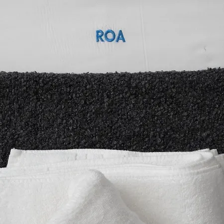 Roots Two - Tranquil Lakeview Escape With Balcony * Bucharest