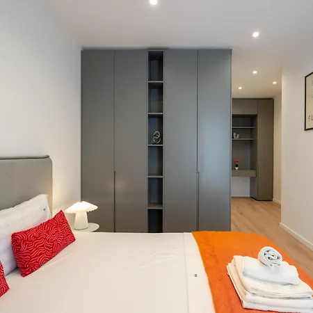 Roots Two - Tranquil Lakeview Escape With Balcony * Bucarest