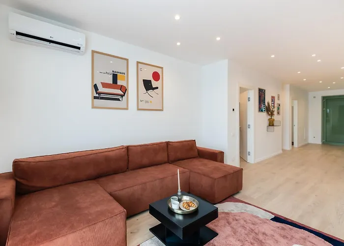 Roots Two - Tranquil Lakeview Escape With Balcony * 布加勒斯特