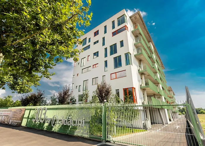 Roots Two - Tranquil Lakeview Escape With Balcony Apartment