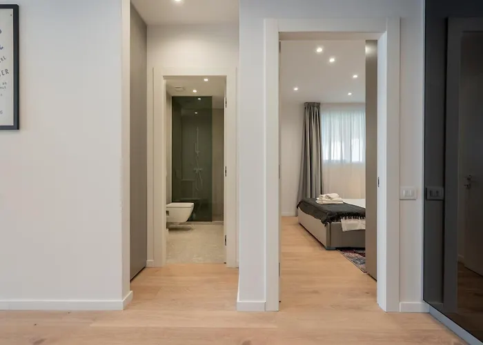 Roots Two - Tranquil Lakeview Escape With Balcony * Bucarest