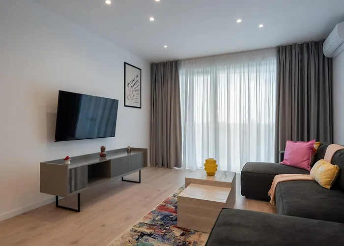 Roots Two - Tranquil Lakeview Escape With Balcony Apartment Bucharest