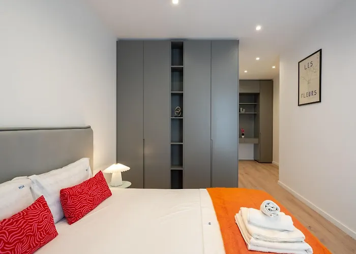 Roots Two - Tranquil Lakeview Escape With Balcony * 布加勒斯特