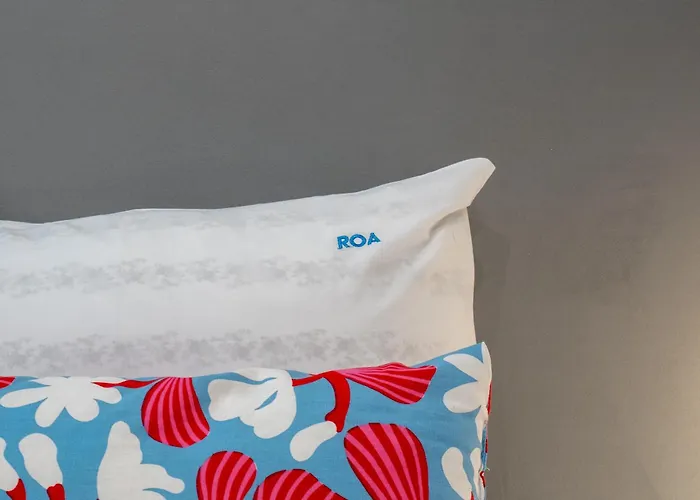 Roots Two - Tranquil Lakeview Escape With Balcony * Bucarest