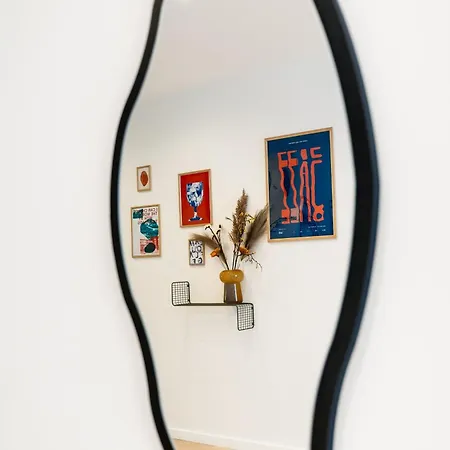 Roots Two - Tranquil Lakeview Escape With Balcony