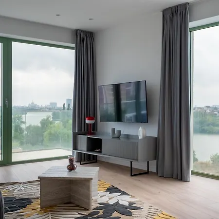 Roots Two - Tranquil Lakeview Escape With Balcony *