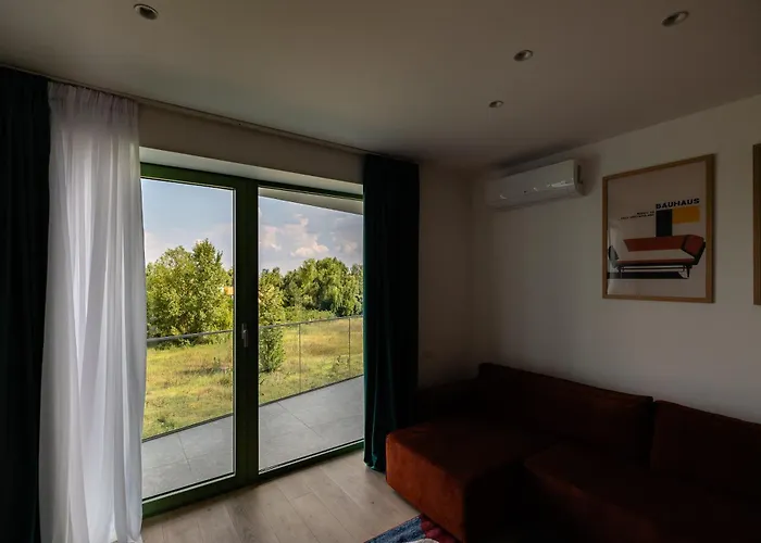 Roots Two - Tranquil Lakeview Escape With Balcony *